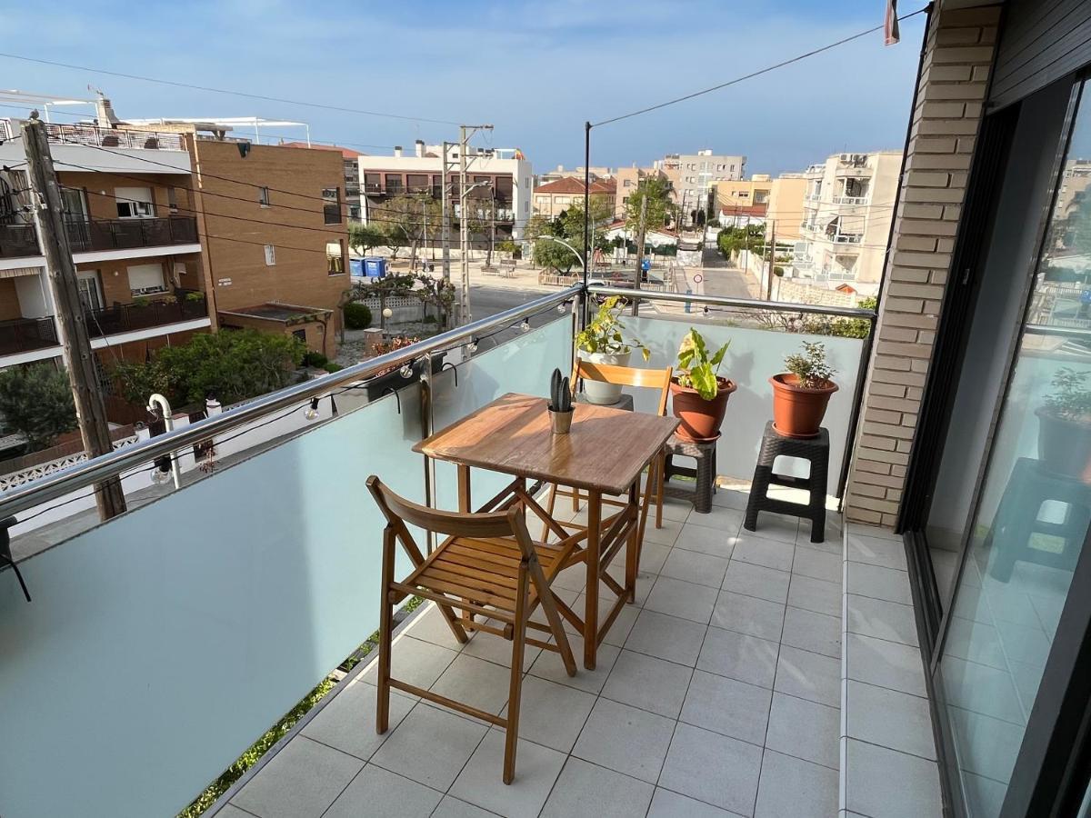 Atico En Cubelles Playa Apartment Exterior photo